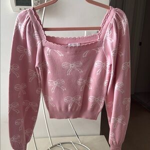 Light dusty Pink Sweater with white Bow Pattern